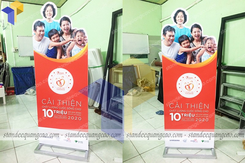 standee chân sắt quảng cáo